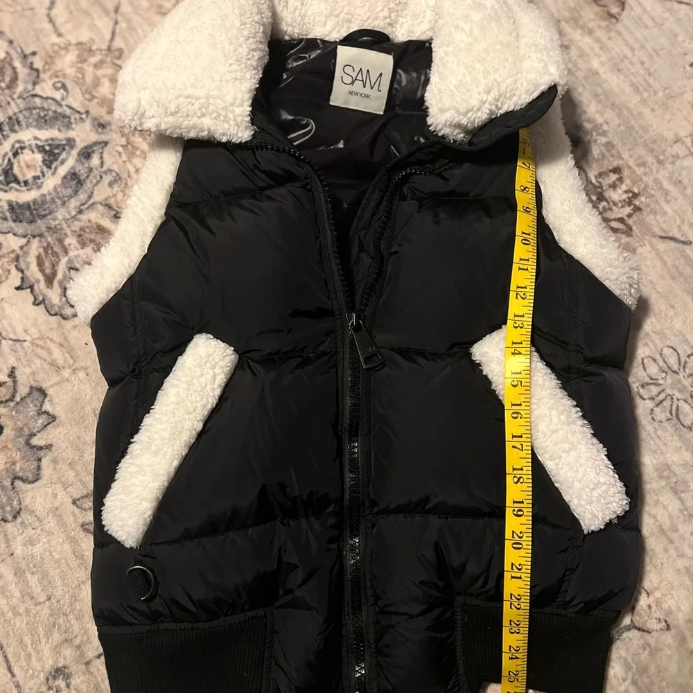 SAM. Billie Sherpa Puffer Vest. Black with White Trim - Picture 2 of 16